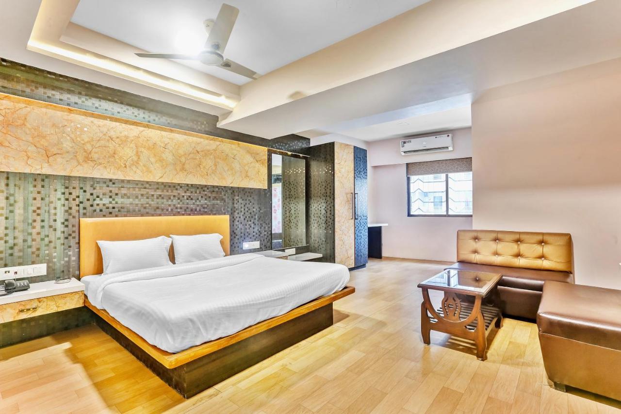 Oyo Flagship 83396 Hotel Vinyasa Residency Bombaj Zewnętrze zdjęcie