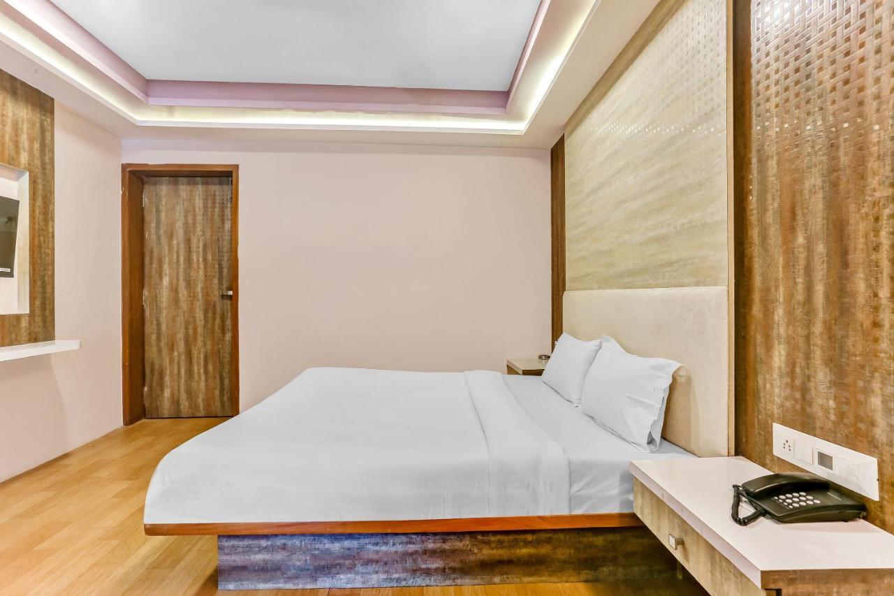 Oyo Flagship 83396 Hotel Vinyasa Residency Bombaj Zewnętrze zdjęcie