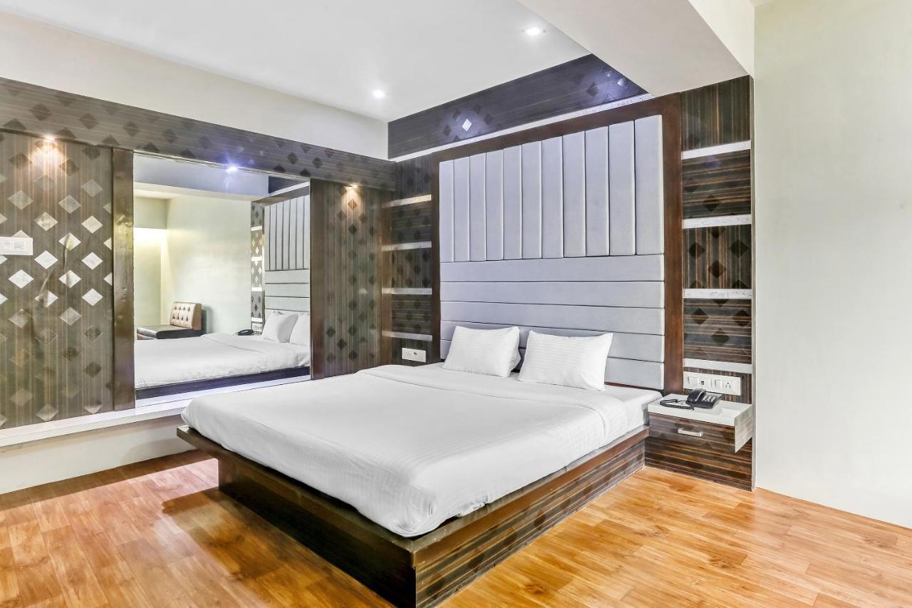 Oyo Flagship 83396 Hotel Vinyasa Residency Bombaj Zewnętrze zdjęcie