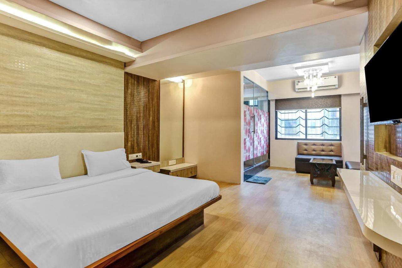 Oyo Flagship 83396 Hotel Vinyasa Residency Bombaj Zewnętrze zdjęcie