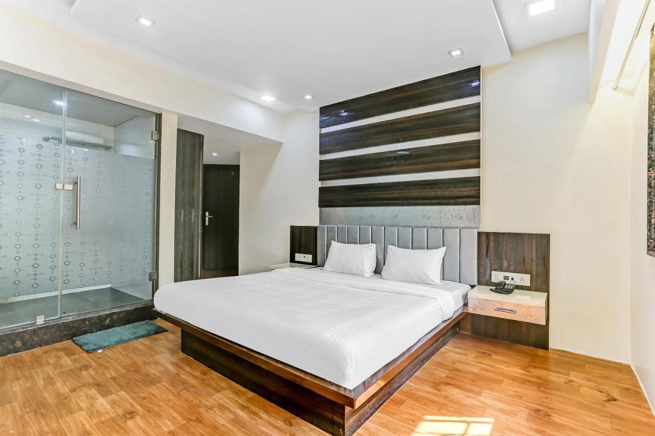 Oyo Flagship 83396 Hotel Vinyasa Residency Bombaj Zewnętrze zdjęcie
